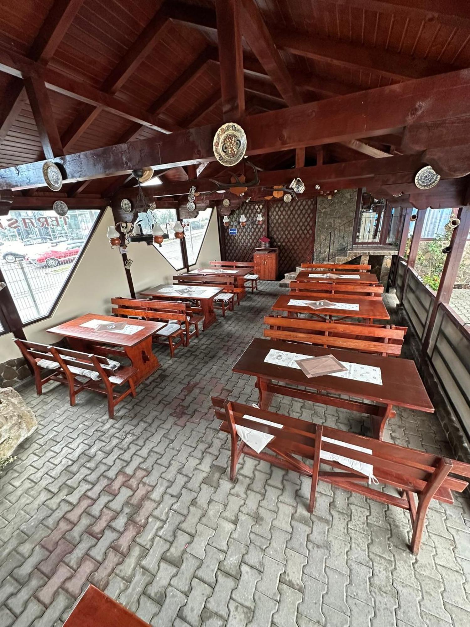 Restaurant Motel Dolorean Săcele Exterior foto