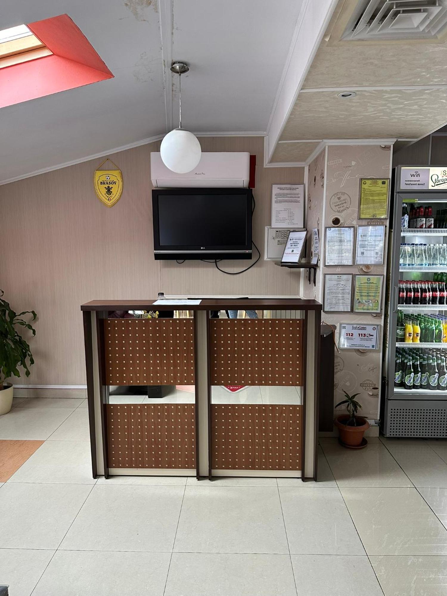 Restaurant Motel Dolorean Săcele Exterior foto